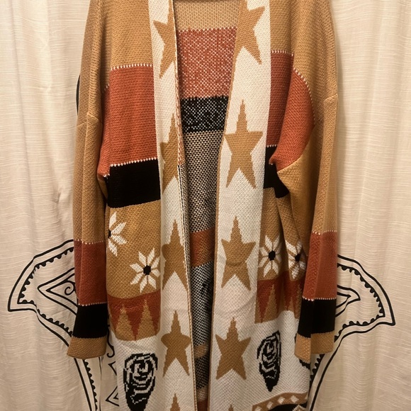 Gorgeous long cardigan sweater. Perfect for cozy autumn outings - Picture 3 of 3